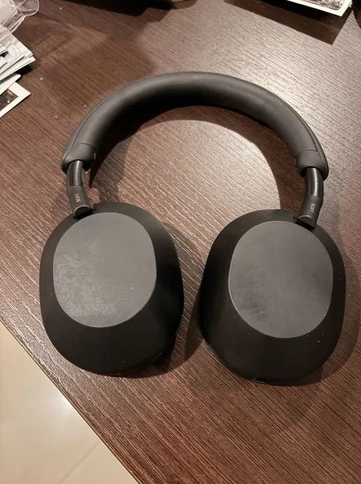Sony WH-1000XM5 - Cancelamento de Ruído Premium + Todos os Acessórios