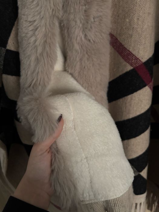 Zimowe ocieplane ponczo narzutka kurtka z futerkiem