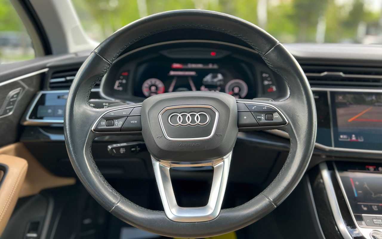 Audi Q7 2020 року