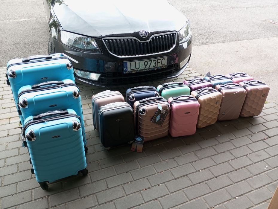 Walizka średnia xl na 4 kołach z Abs podróżna