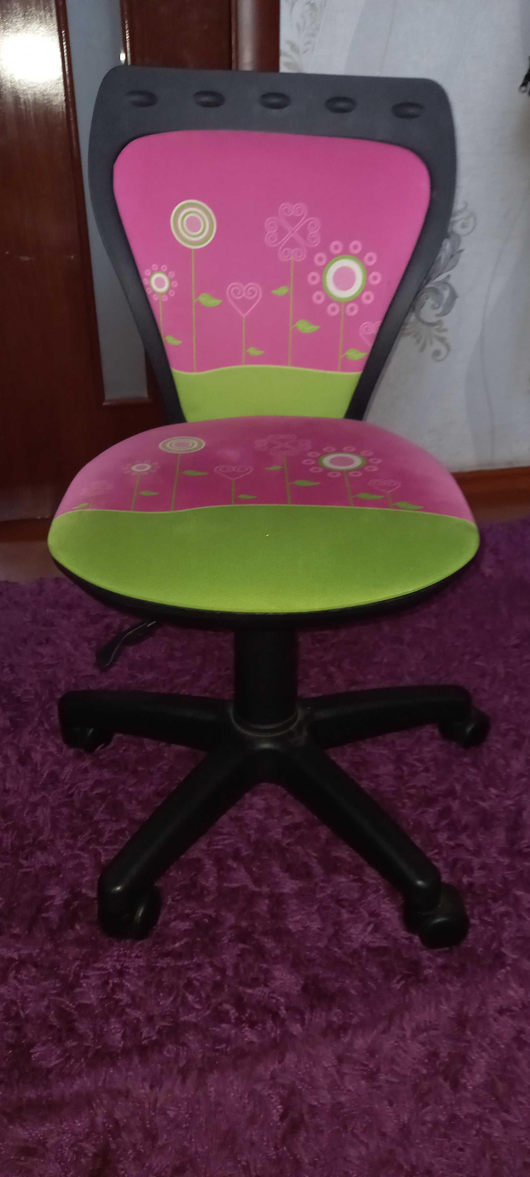 Крісло, стул, кресло + настільна лампа в подарунок