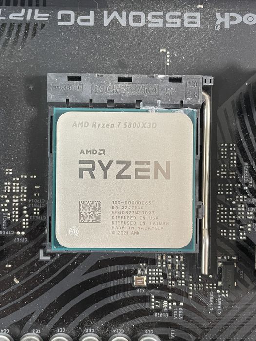 Процессор AMD Ryzen 7 5800x3d (идеальное состояние)