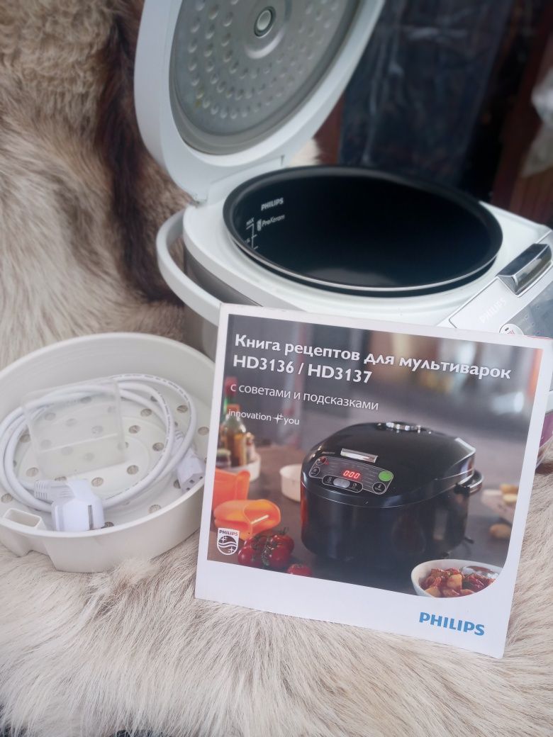 Мультиварка Philips HD3136