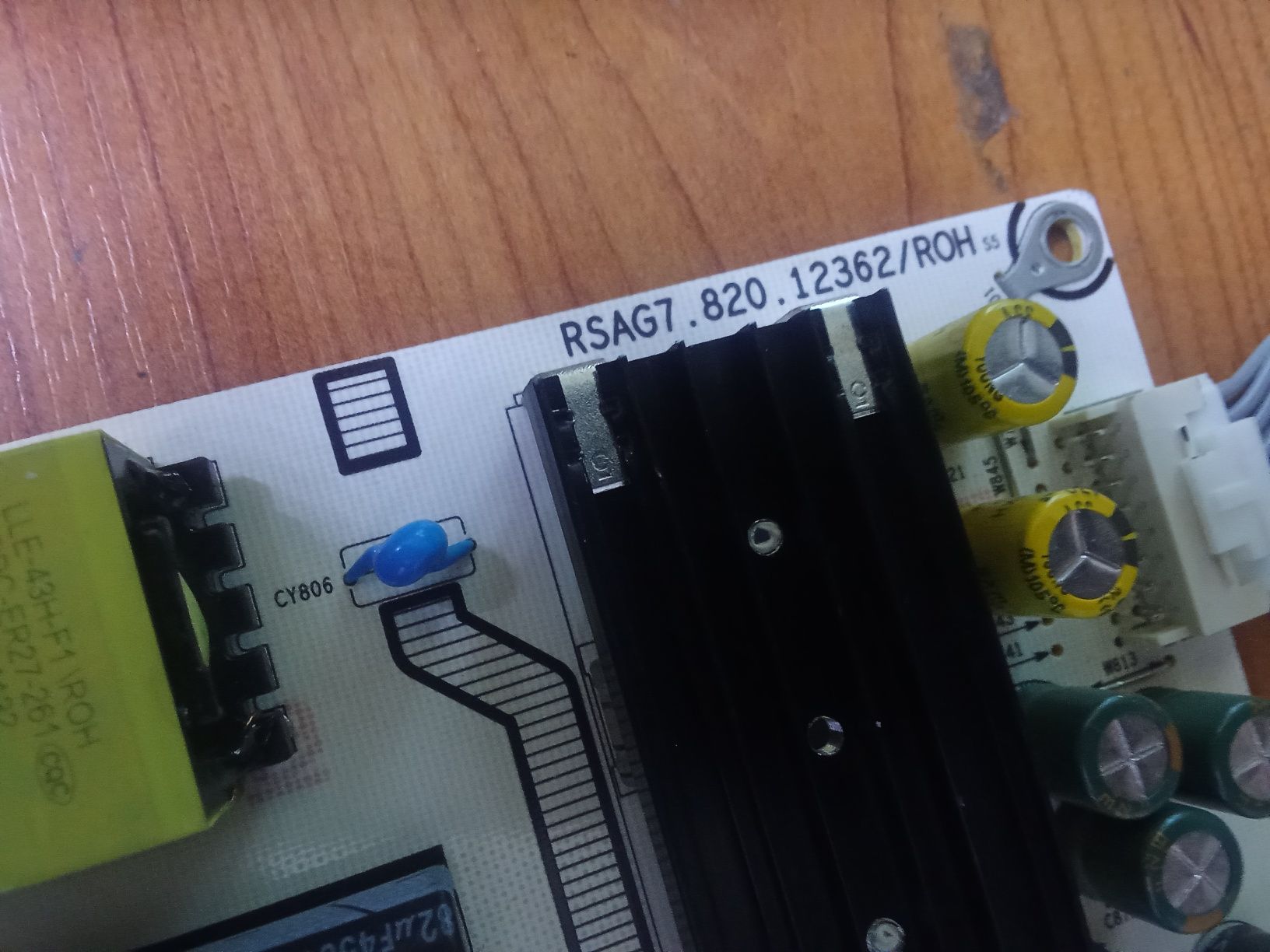 Conjunto Fonte e mainboard Hisense - 02