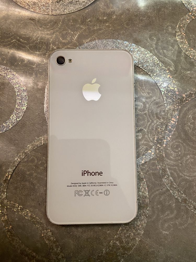 Продам телефон Iphone