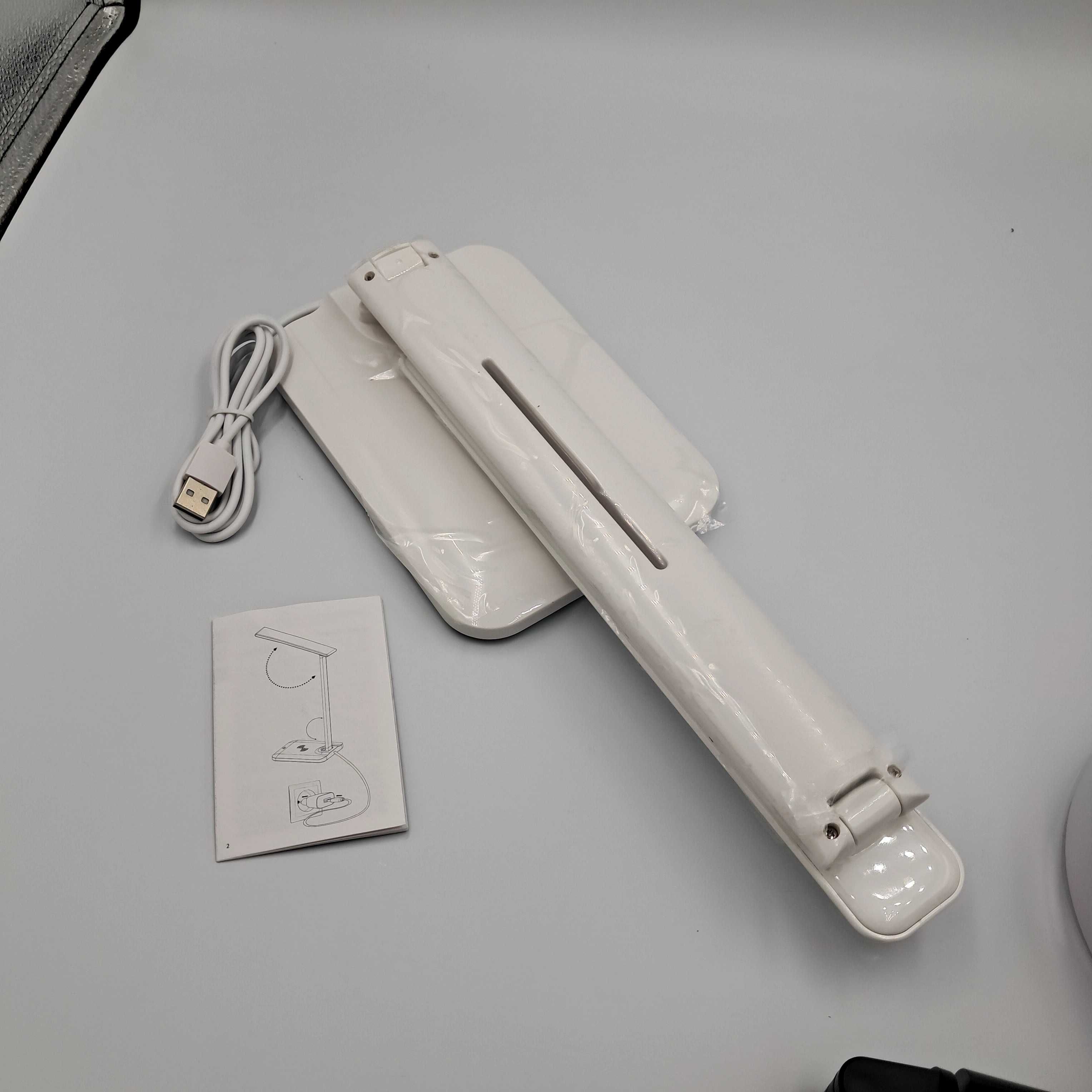 Lampka led  z ładowaniem indukcyjnym