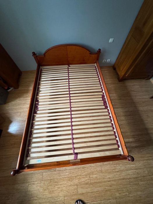 Sprzedam lozko lite drewno