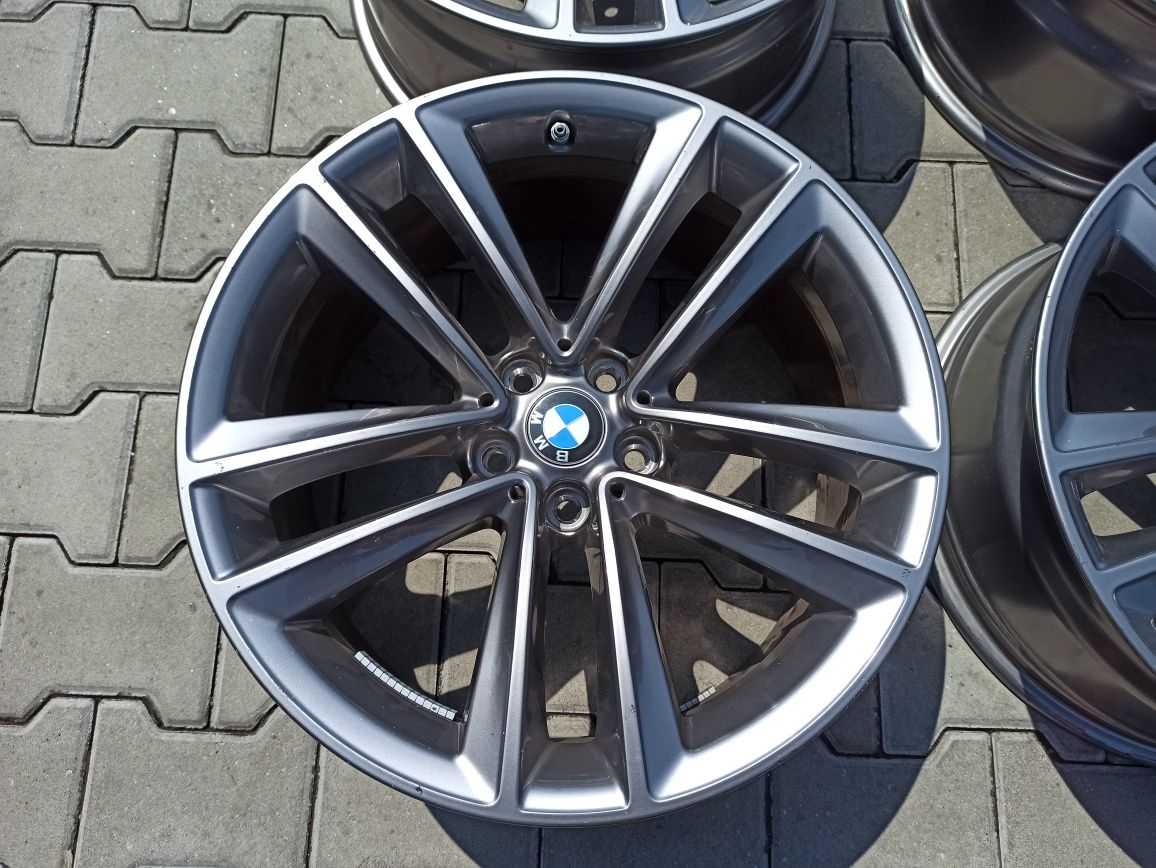 Felgi 19 BMW 7 G11 G12 5x112 komplet