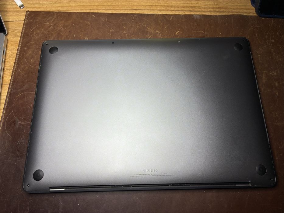 Вживаний Macbook pro 16 2019 i7/32/512/5300m 4gb  A2141