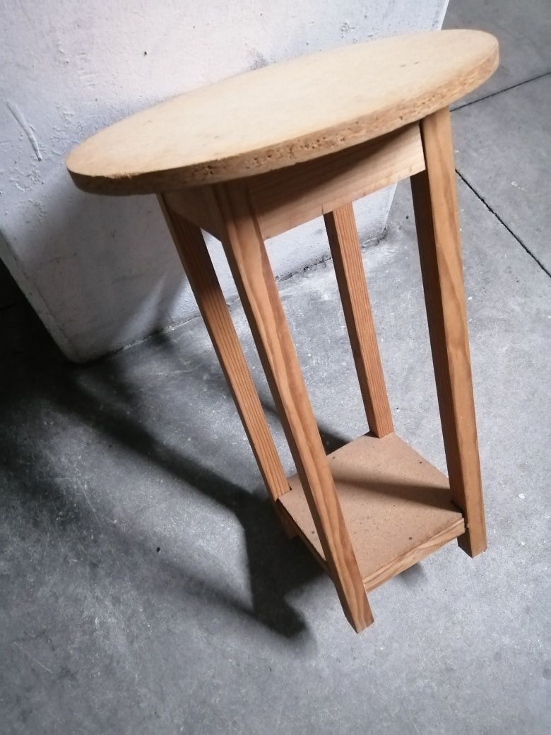 Mesa de camilha pequena