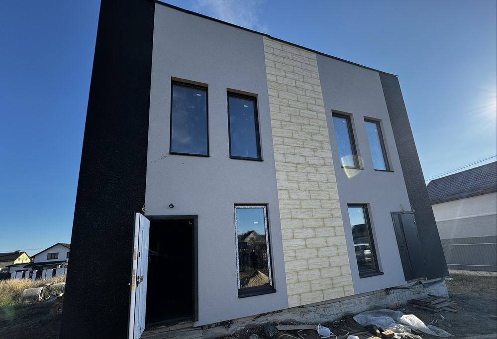 Продам дуплекс в мальовничому місці
