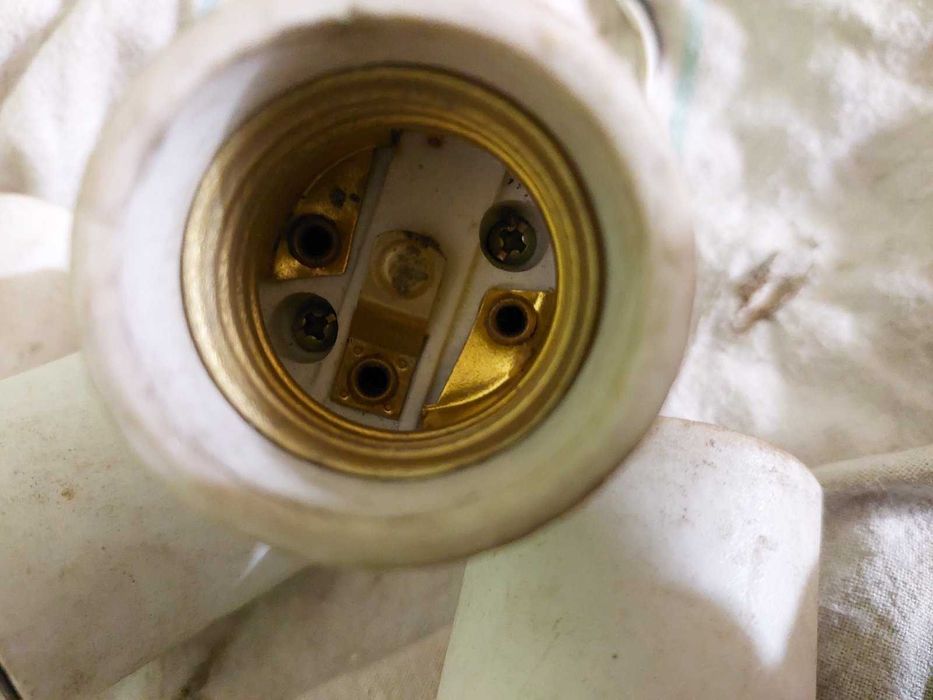 патрон керамический на люстру с проводом