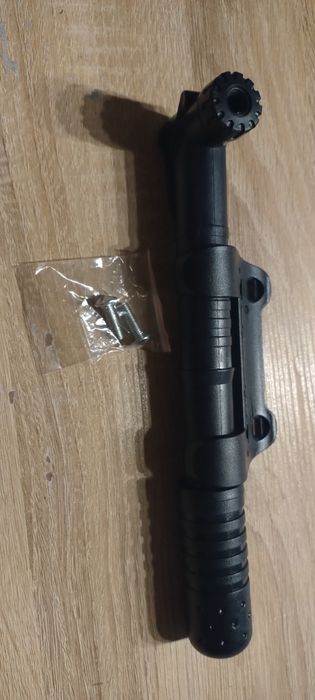 Nowa pompka rowerowa z mocowaniem