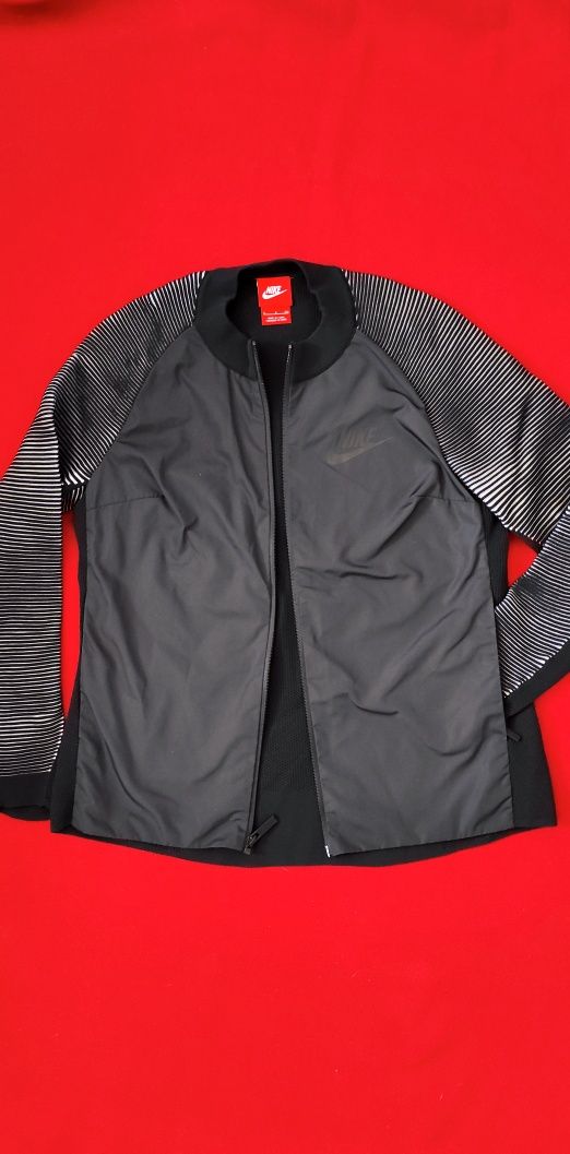 Nike  kurtka do biegania rozmiar S