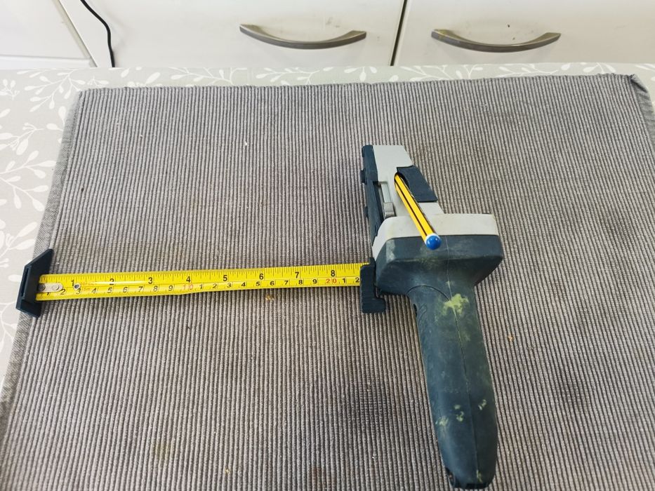 X- acto com lápis e fita métrica de 5mtr