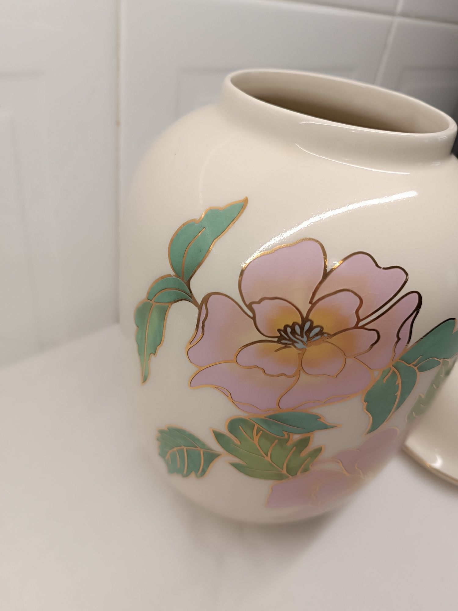 Pote Grande em Porcelana Antiga. 33 cm
