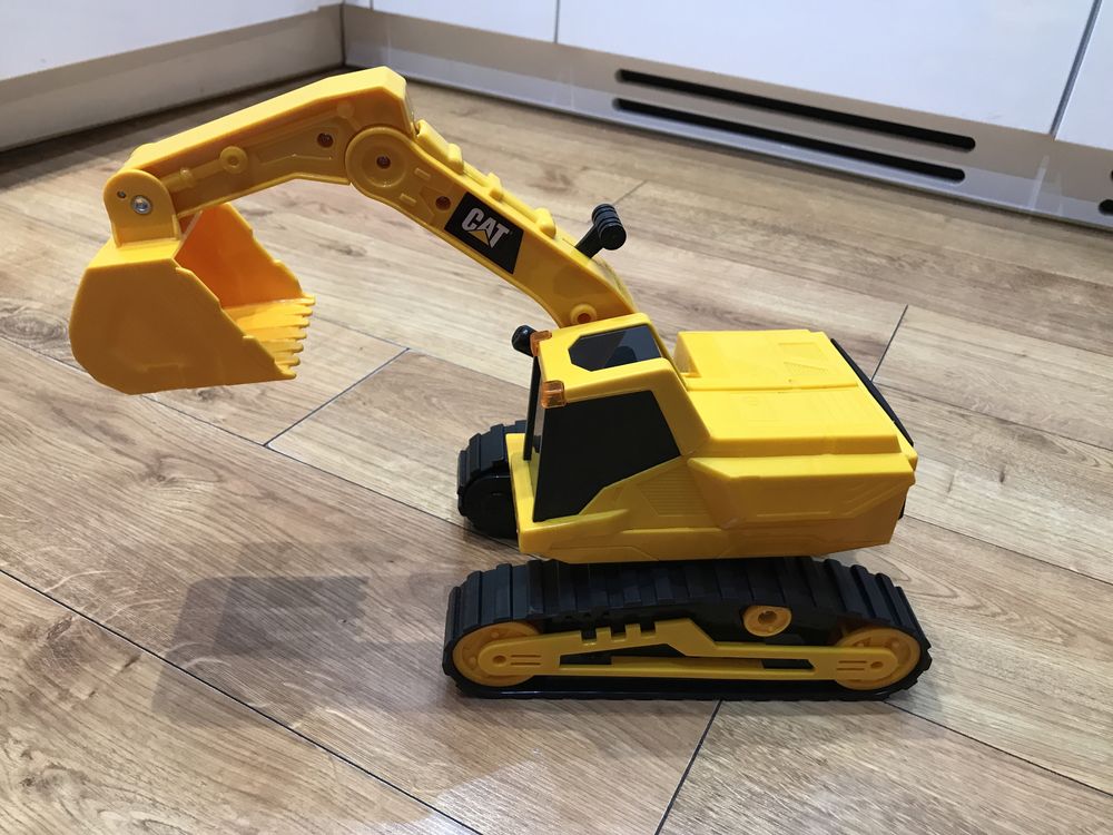 Koparka Cat Toys 33 cm z oświetleniem i dźwiękiem j.nowa