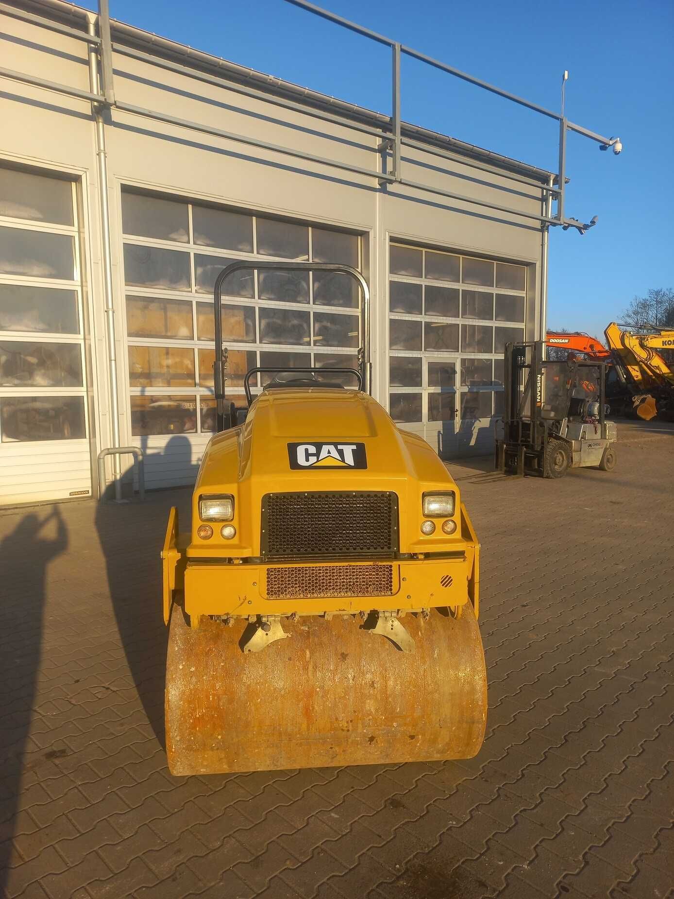 Do wynajęcia Walec Caterpillar CC34B