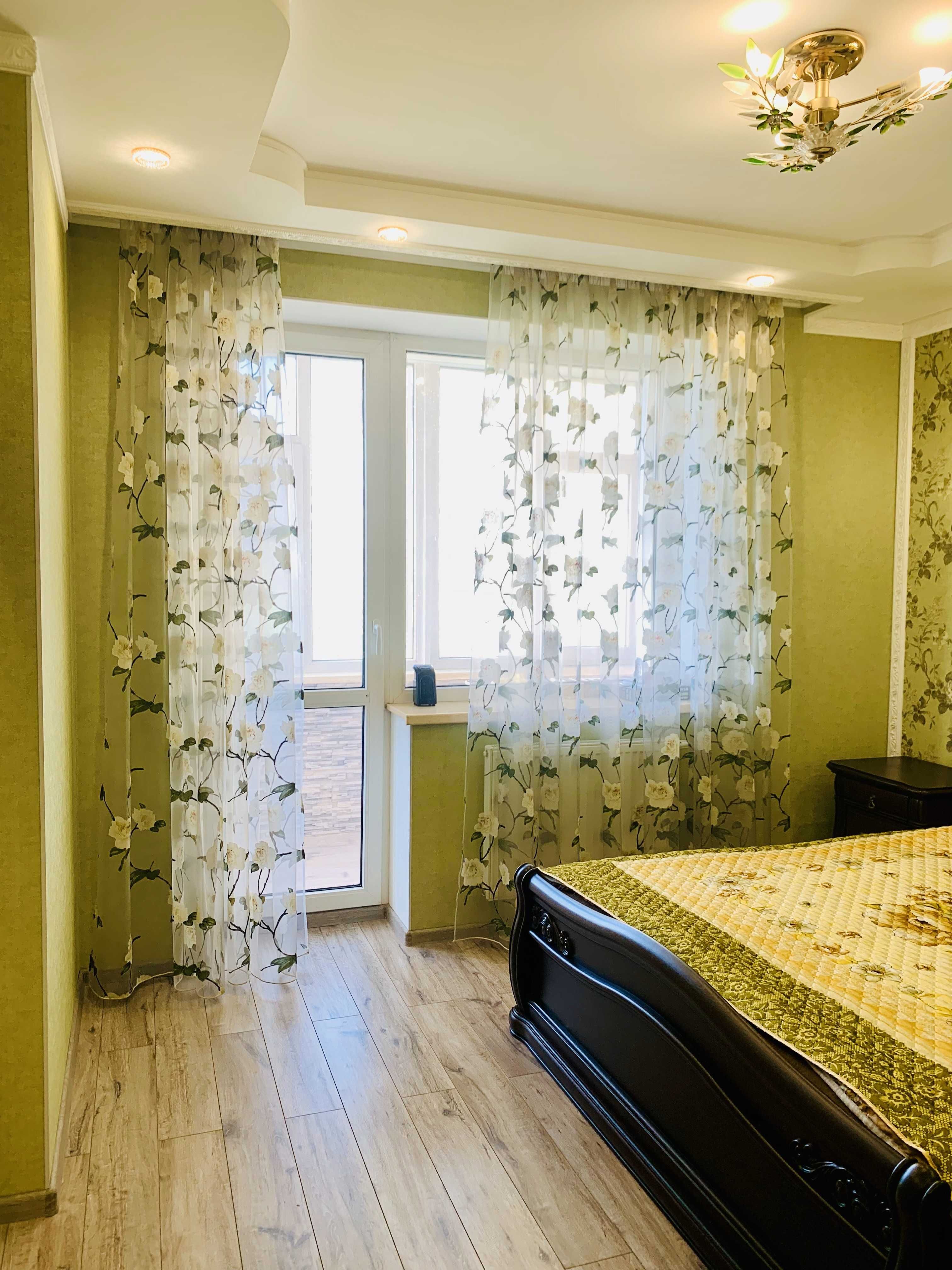 Дарницький Позняки вул. Ревуцького,9 Харьківський  Продаж  82кв.м.