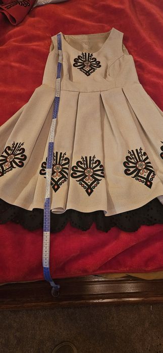 Sukienka goralska z haftem