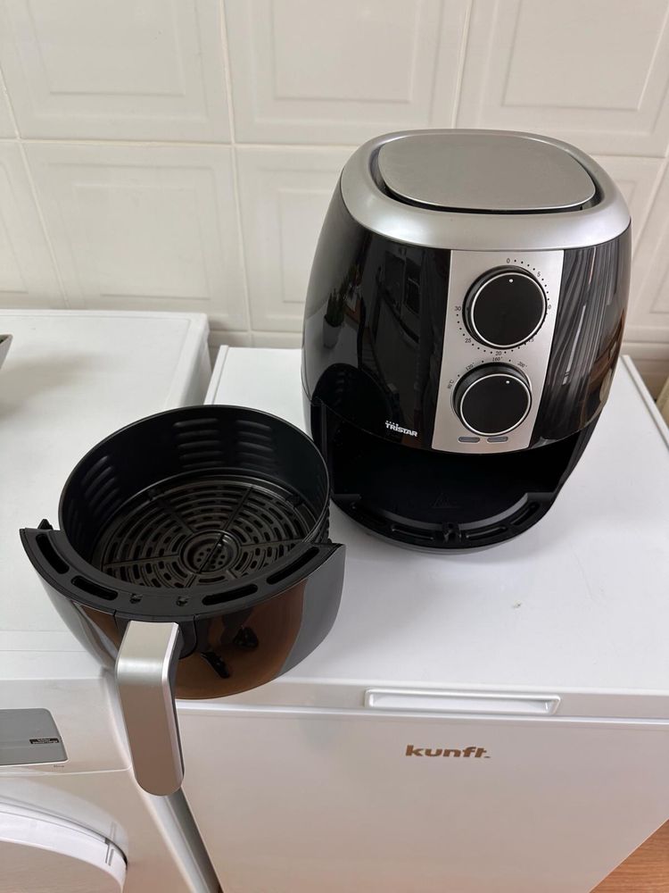 Air Fryer preta , Tristar