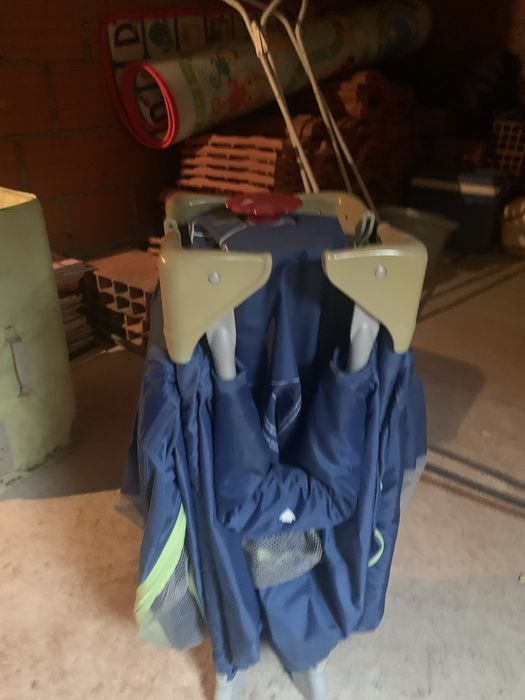 Cama de viagem ou parque infantil