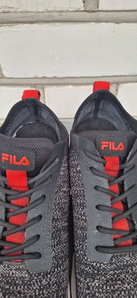FILA кроссовки оригинальные раз 45-45,5
