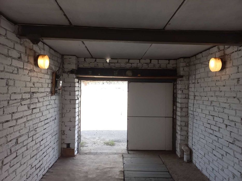 Гараж .Общество Станкостроителей-1. Кирпичный с смотровой ямой.