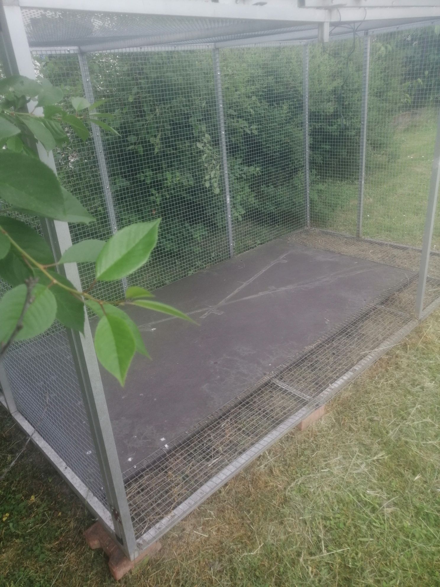 Woliera,  klatka, wylot dla papug, gołębi, kotów z profila 30x30x2 sia