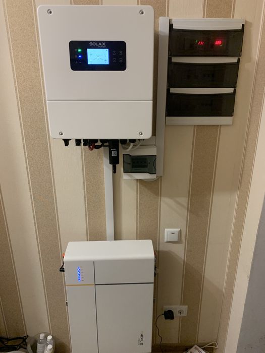 Гібридний інвертор Solax 6 кВт 48V та акумулятор 5,3 Квт/год