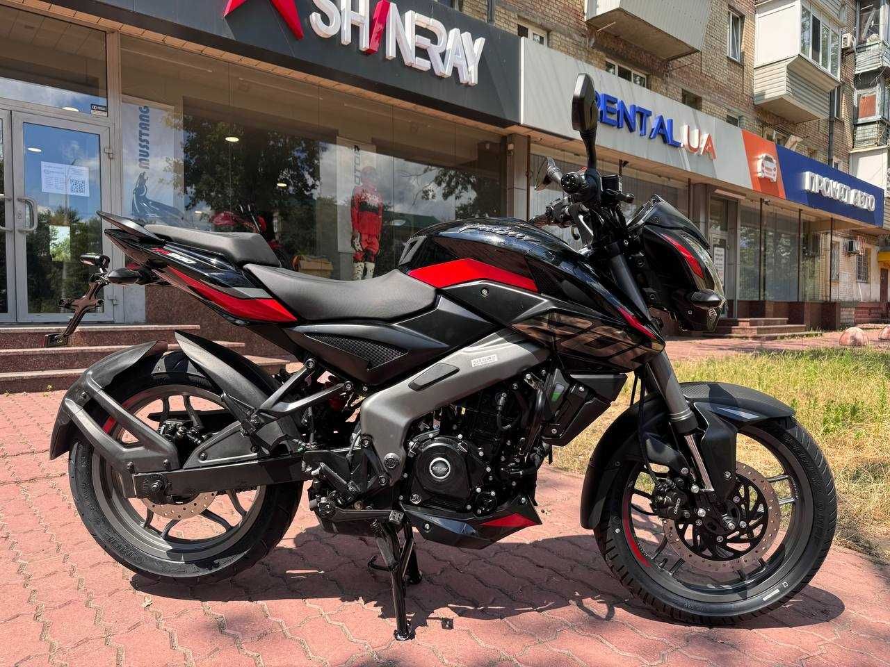 Мотоцикл BAJAJ PULSAR NS200 2025 офіційно в Арт мото Київ