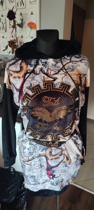 Sukienka welurowa Tatu