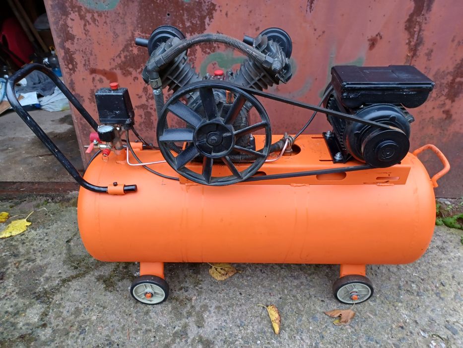 Компресор на 100л