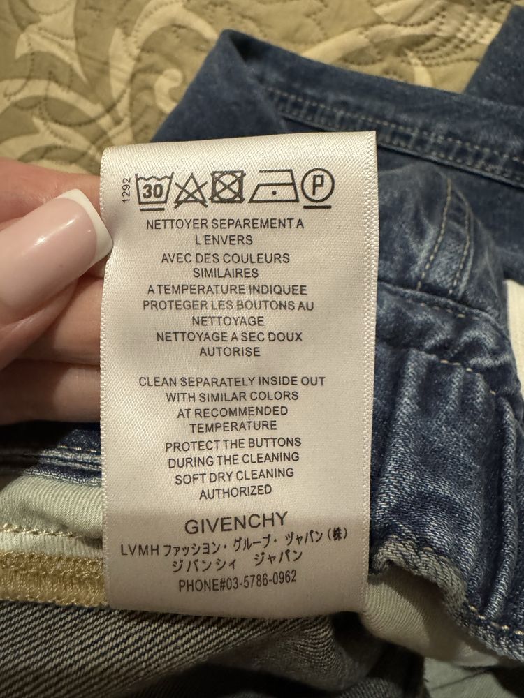 Джинси GIVENHY оригінал р 38 добре на S