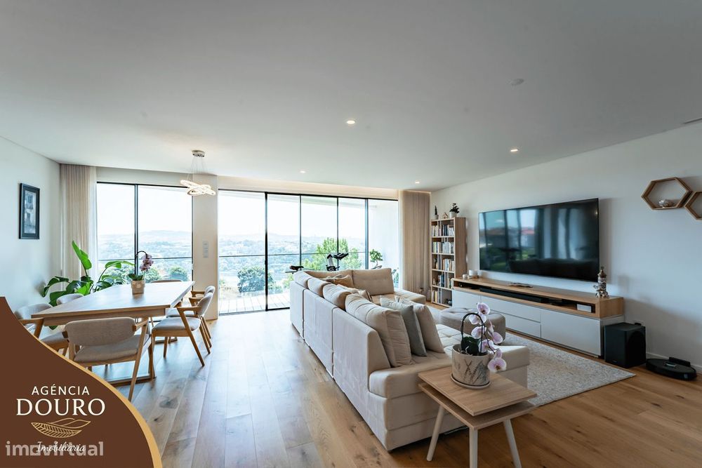 T3 com varanda e terraço, vistas Rio Douro, em Valbom, Gondomar, Porto