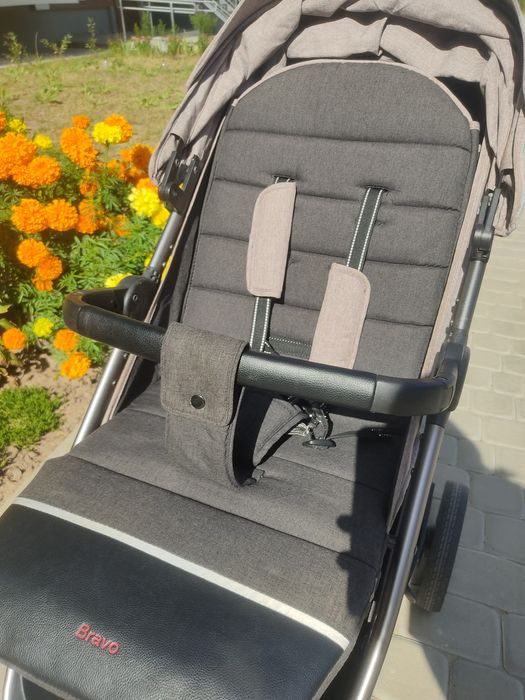 Прогулянкова коляска carello bravo