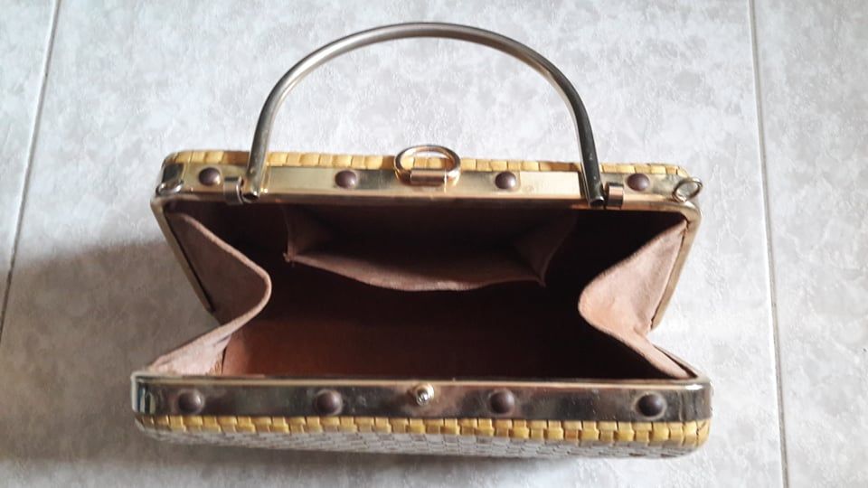 Mala Vintage clutch de palha dourada