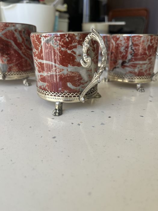 4 chavenas e açucareiro muito antigos