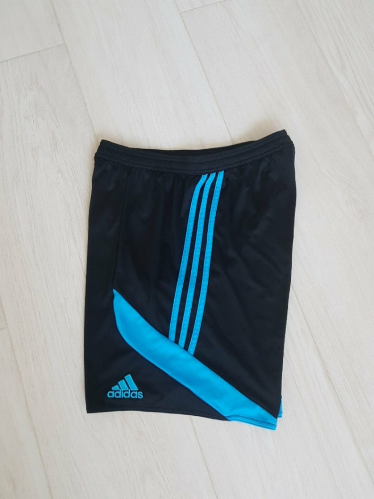 Шорти Adidas climalite розмір M