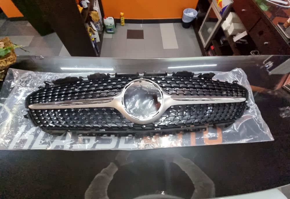 Grelha mercedes Cls