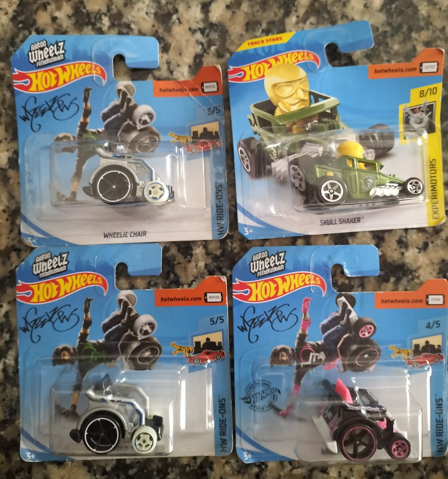 Carrinhos Hot Wheels variados