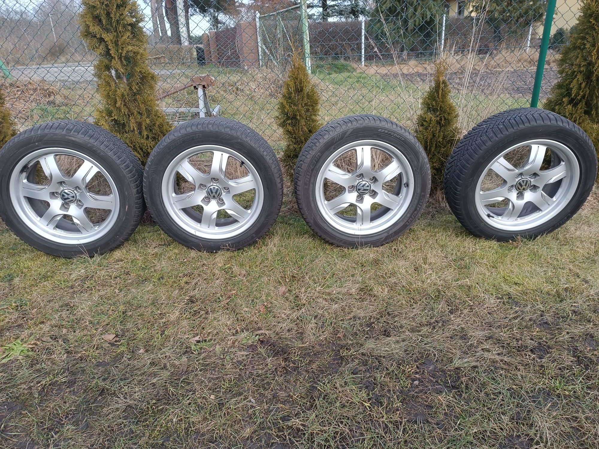 Koła oryginalne Audi, VW17" z oponami 225/50R17 98V