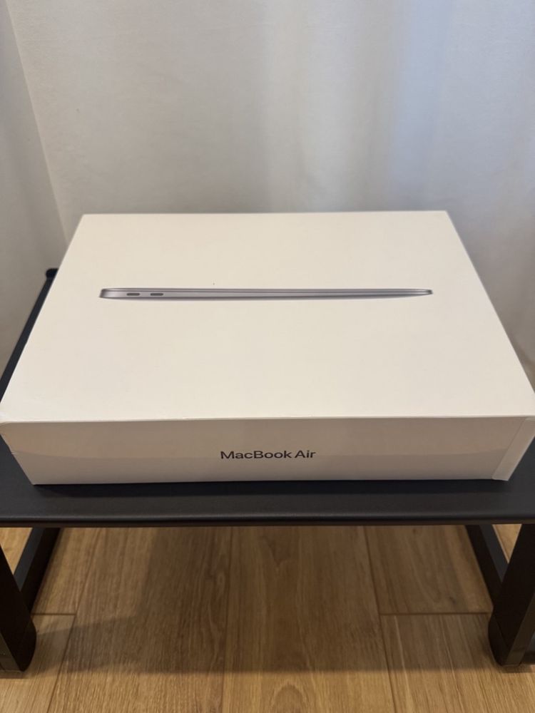 MacBook Air 2030 13 / 8GB /256 GB/ M1