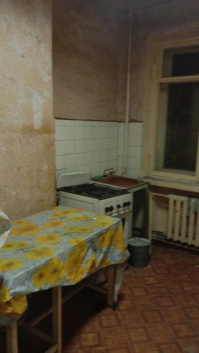 Продам 4х кімнатну квартиру в р-ні Металургів.