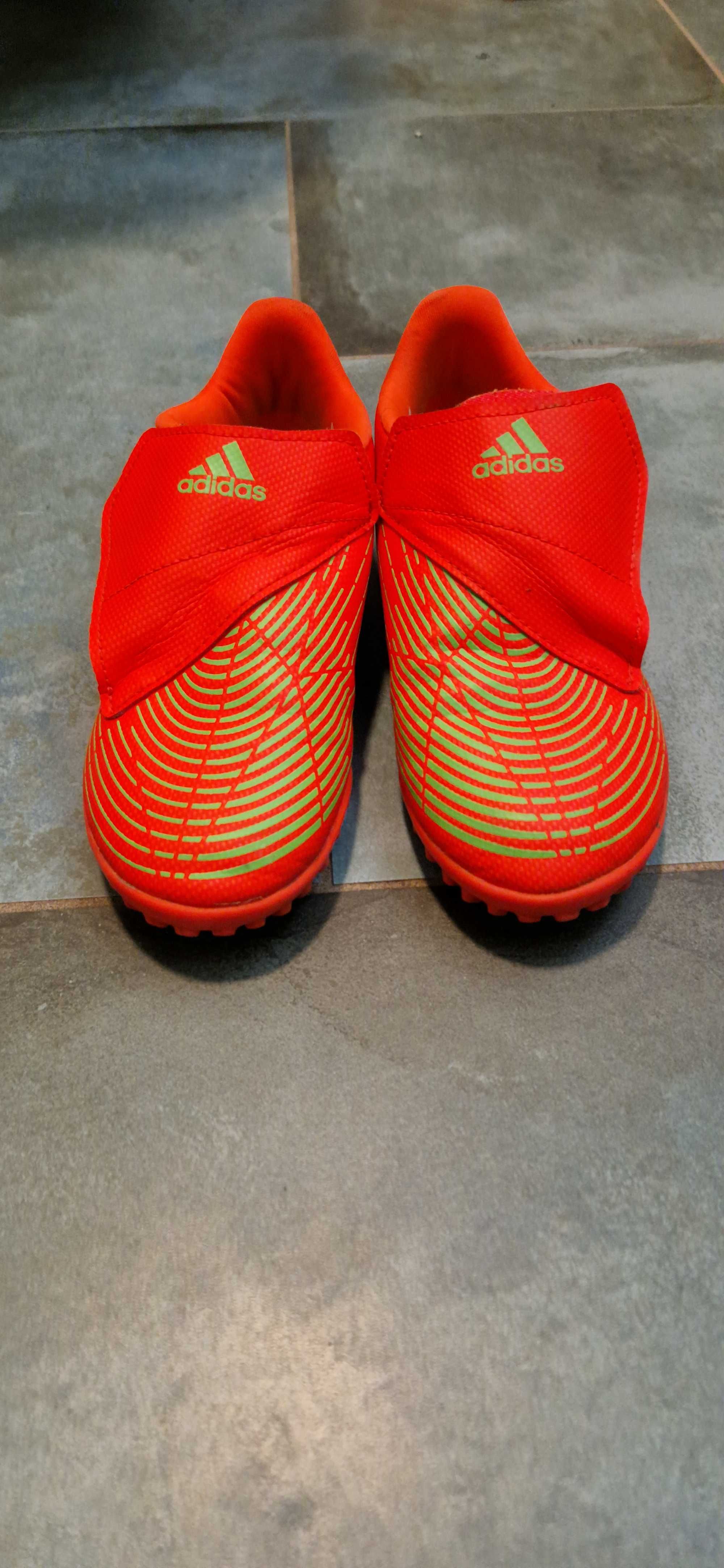 Buty do gry w piłkę - Adidas Predator rozmiar 33