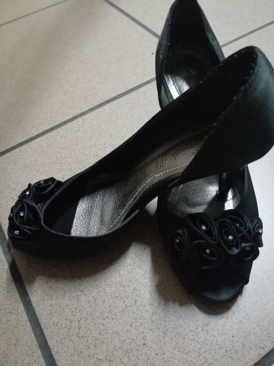 Piękne czarne buty