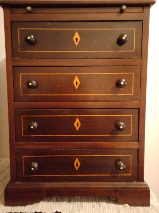 Camiseiros D.Maria mogno