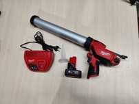 Milwaukee M12 PCG акумуляторний пістолет для герметика/ колбаси 600мл