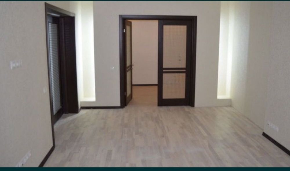 Ремонт квартири..обои.плитка сантехніка.