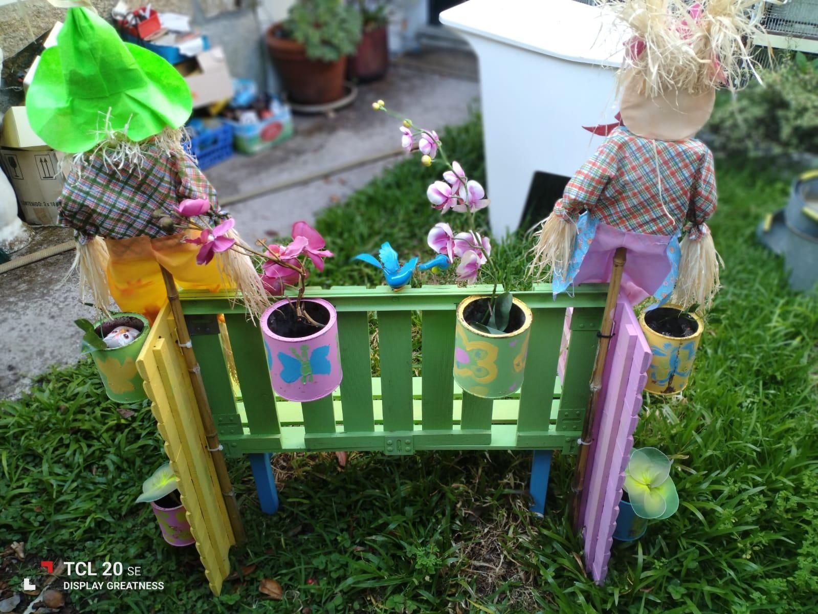 Banco/Floreira Infantil com Vasos